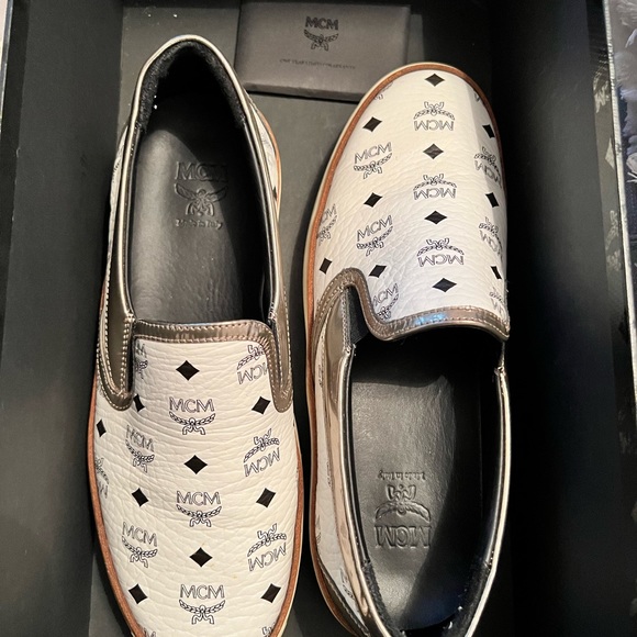 Whit MCM slip-on shoes - Picture 5 of 7